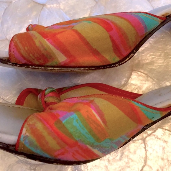 Bandolino Shoes - VTG ‘BANDOLINO’KITTEN HEELS